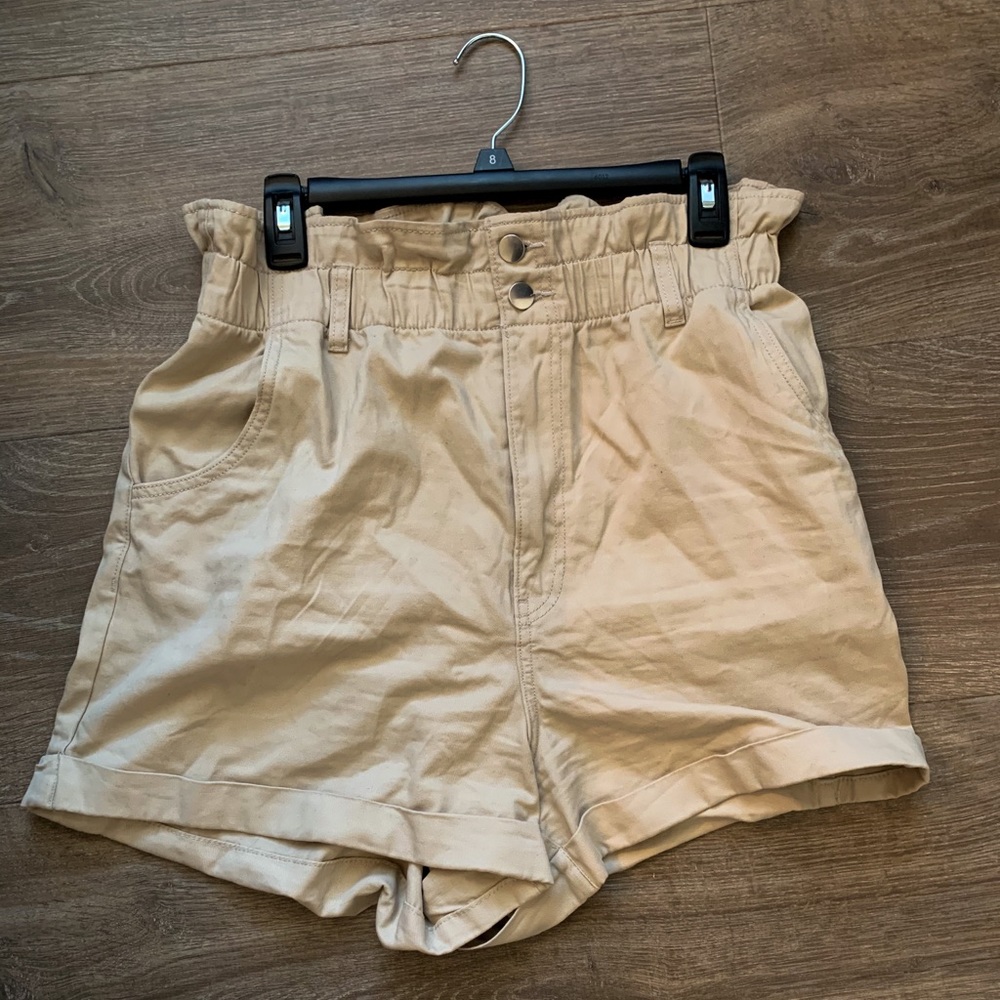 High Waisted Beige Shorts